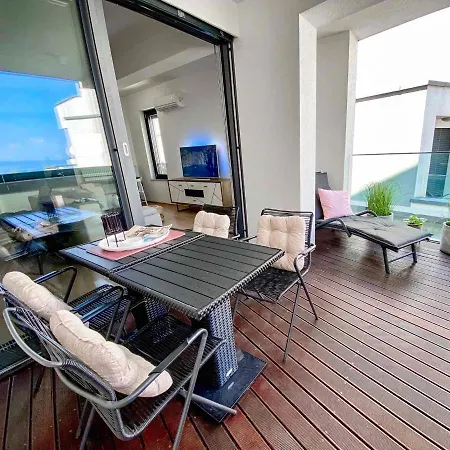 Seaview 2 Apartment